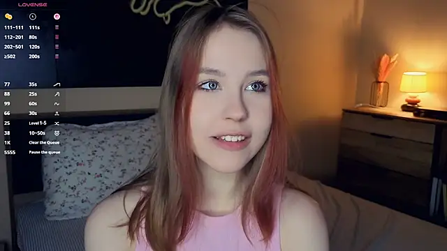 MaliaBourraine online show from December 1, 2025, 7:02 am