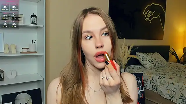 MaliaBourraine online show from May 4, 2026, 7:48 am