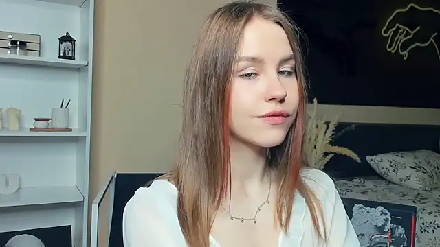 MaliaBourraine online show from May 13, 2026, 7:17 am