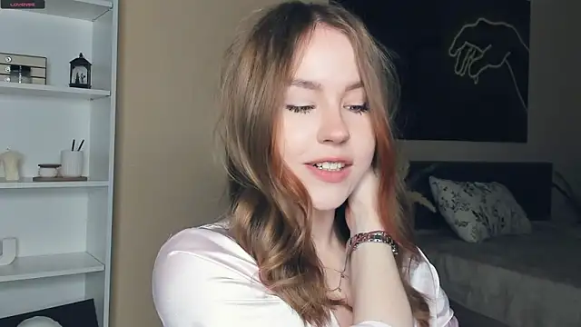 MaliaBourraine online show from May 21, 2026, 7:15 am