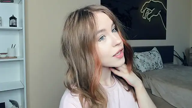 MaliaBourraine online show from May 23, 2026, 7:24 am