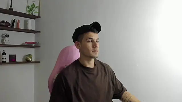 BooyHott  online show from December 14, 2025, 6:56 pm