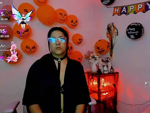 Mia Lujan online show from October 28, 2025, 12:14 am