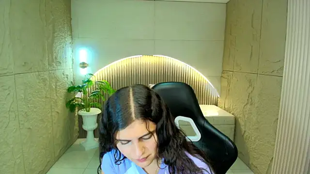 dany r  online show from April 14, 2026, 1:06 pm