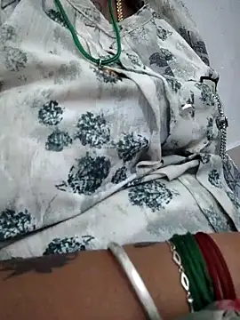 sweetqueen143 online show from February 3, 2026, 5:16 am