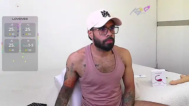 Snapshot of htrebor87 chatting on February 27, 2026, 5:35 pm htrebor87 online show from February 27, 2026, 5:35 pm