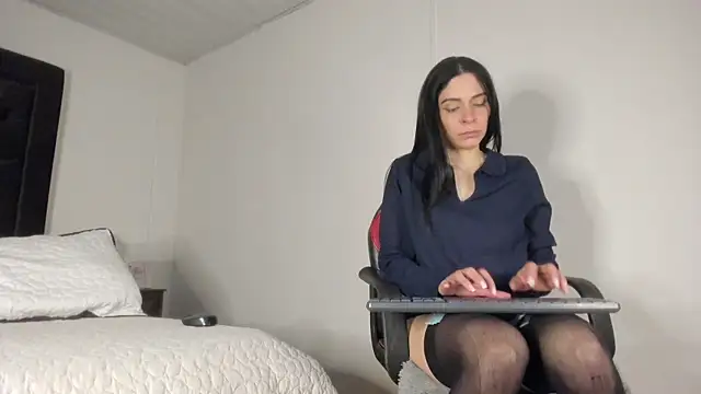 Snapshot of Roseshelbyy chatting on October 22, 2025, 1:00 pm Roseshelbyy online show from October 22, 2025, 1:00 pm