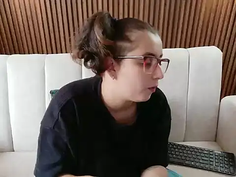 Snapshot of dirty_feelena chatting on December 13, 2025, 7:53 pm dirty feelena online show from December 13, 2025, 7:53 pm