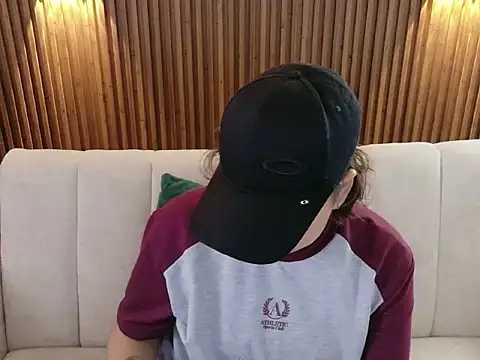 Snapshot of dirty_feelena chatting on December 19, 2025, 7:32 pm dirty feelena online show from December 19, 2025, 7:32 pm