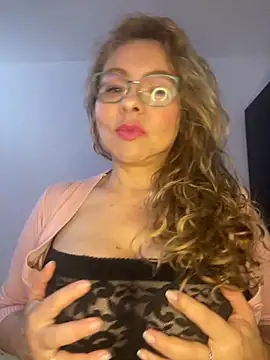 Snapshot of Nahomy_th chatting on October 7, 2025, 2:25 pm Nahomy th online show from October 7, 2025, 2:25 pm