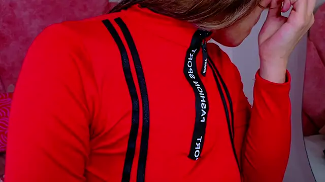 MyApril   online show from December 15, 2025, 11:36 am