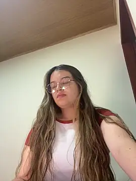 Aphrill online show from September 26, 2025, 10:47 pm