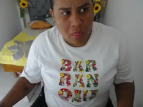 hotlesby valery online show from February 13, 2026, 12:01 pm