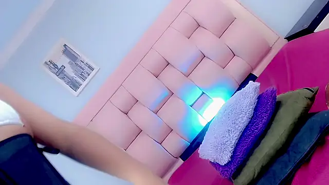 AdharaDaboin online show from October 25, 2025, 5:04 am