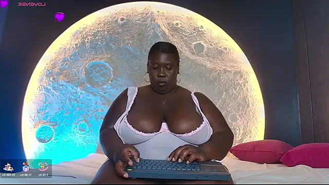 CarolinaGomez  online show from November 22, 2025, 7:13 pm