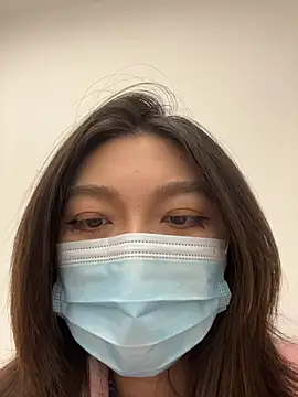 Snapshot of fioralba chatting on November 7, 2025, 5:57 pm fioralba online show from November 7, 2025, 5:57 pm