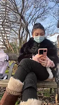 Snapshot of fioralba chatting on December 15, 2025, 12:31 pm fioralba online show from December 15, 2025, 12:31 pm