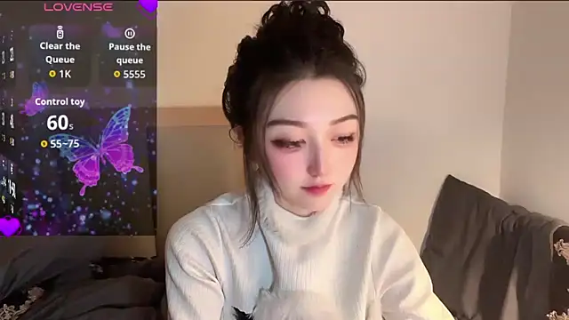 Snapshot of fioralba chatting on December 18, 2025, 4:35 pm fioralba online show from December 18, 2025, 4:35 pm