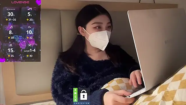 Snapshot of fioralba chatting on January 12, 2026, 12:05 am fioralba online show from January 12, 2026, 12:05 am