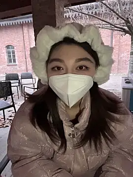 Snapshot of fioralba chatting on January 16, 2026, 3:49 pm fioralba online show from January 16, 2026, 3:49 pm