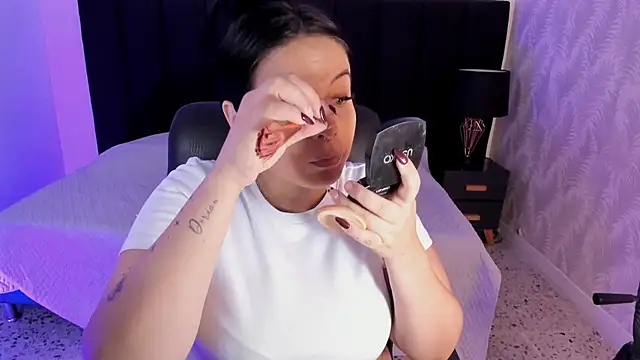 camiladuke7 online show from November 29, 2025, 7:39 pm