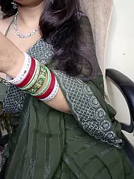 Snapshot of Hey_Jully chatting on October 23, 2025, 5:51 am Hey Jully online show from October 23, 2025, 5:51 am