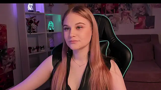 Snapshot of AriaWell chatting on November 17, 2025, 6:14 pm AriaWell online show from November 17, 2025, 6:14 pm