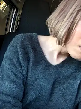 takusaki223 online show from April 11, 2026, 7:45 am