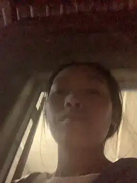 Snapshot of Halyy_xx chatting on October 24, 2025, 10:00 am Halyy xx online show from October 24, 2025, 10:00 am