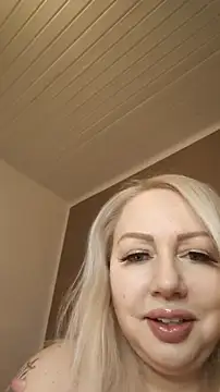 MarinaMargo online show from December 3, 2025, 9:57 pm