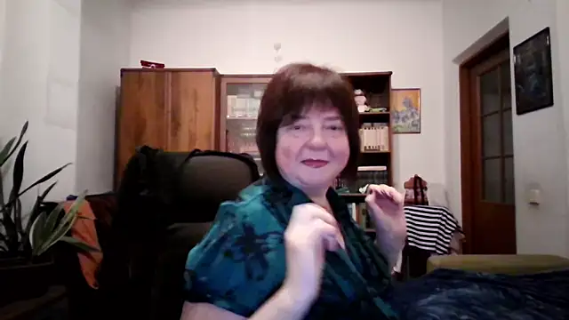 Snapshot of Violet_Pulse chatting on December 16, 2025, 3:06 pm Violet Pulse online show from December 16, 2025, 3:06 pm