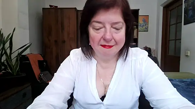 Snapshot of Violet_Pulse chatting on April 18, 2026, 8:51 am Violet Pulse online show from April 18, 2026, 8:51 am
