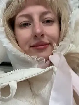 RonnieKiss online show from October 6, 2025, 4:10 am