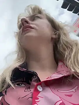 RonnieKiss online show from November 17, 2025, 4:29 am