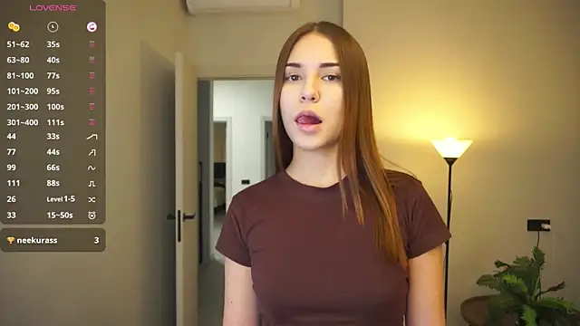 Snapshot of AdrianaCoenen chatting on November 18, 2025, 5:17 pm AdrianaCoenen online show from November 18, 2025, 5:17 pm