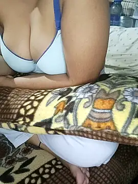 Adadhana Cam online show from December 17, 2025, 9:59 am