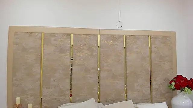 AnyaSosa  online show from September 23, 2025, 12:19 pm