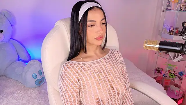 Oli Mcneil online show from November 22, 2025, 12:04 pm