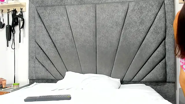 Snapshot of SeleneAndDorian chatting on November 18, 2025, 7:51 pm SeleneAndDorian online show from November 18, 2025, 7:51 pm