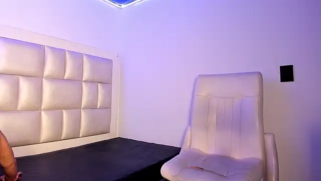 peyton  wat online show from February 3, 2026, 1:05 pm