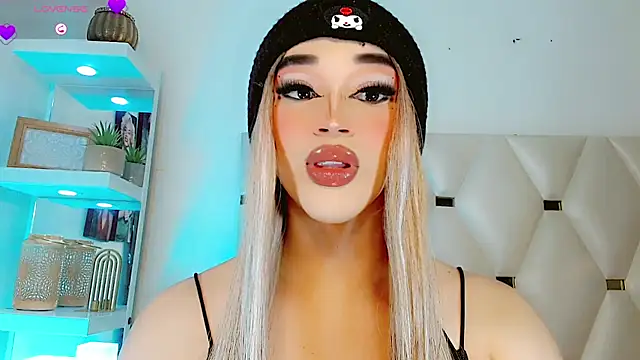 Snapshot of _IsabellaRousse chatting on February 6, 2026, 8:23 pm IsabellaRousse online show from February 6, 2026, 8:23 pm