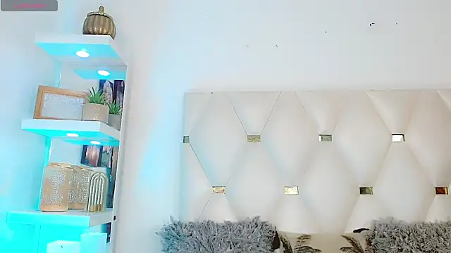 Snapshot of _IsabellaRousse chatting on February 9, 2026, 8:35 pm IsabellaRousse online show from February 9, 2026, 8:35 pm