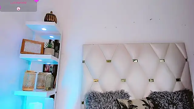 Snapshot of _IsabellaRousse chatting on February 10, 2026, 10:03 pm IsabellaRousse online show from February 10, 2026, 10:03 pm