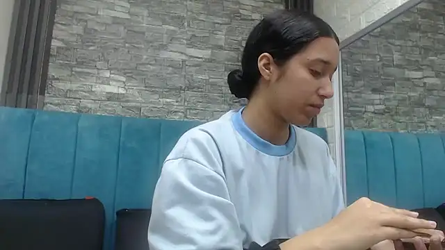 Snapshot of Lil_Rose2006 chatting on December 2, 2025, 12:43 pm Lil Rose2006 online show from December 2, 2025, 12:43 pm