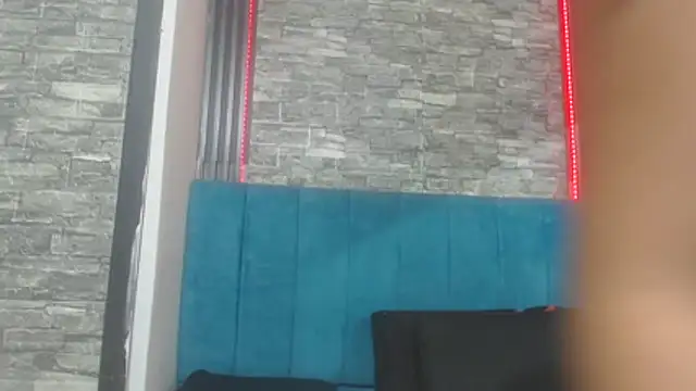 Snapshot of Lil_Rose2006 chatting on December 17, 2025, 12:22 pm Lil Rose2006 online show from December 17, 2025, 12:22 pm