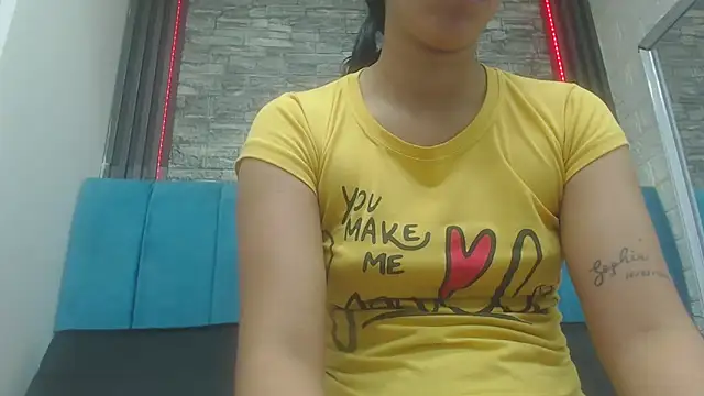 Snapshot of Lil_Rose2006 chatting on December 18, 2025, 11:49 am Lil Rose2006 online show from December 18, 2025, 11:49 am