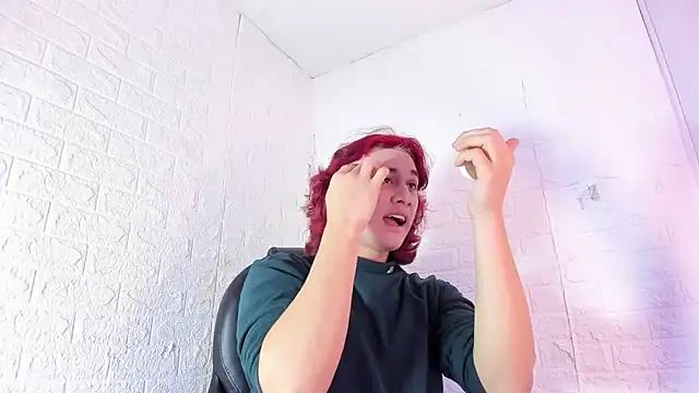 Snapshot of Marian_Cristal chatting on January 7, 2026, 3:31 am Marian Cristal online show from January 7, 2026, 3:31 am