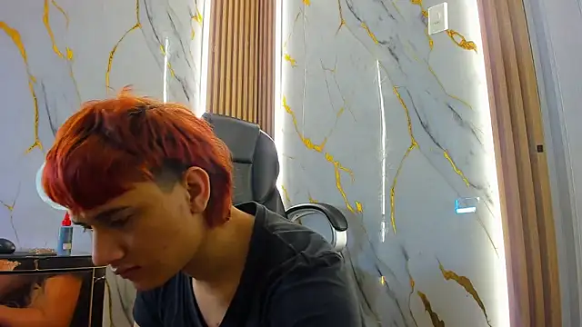 Snapshot of Marian_Cristal chatting on February 23, 2026, 3:04 am Marian Cristal online show from February 23, 2026, 3:04 am