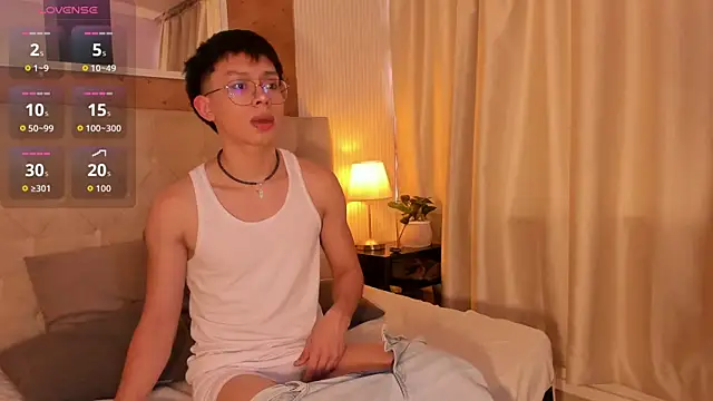 liam twiink online show from October 28, 2025, 7:38 pm