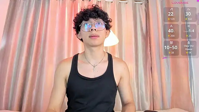 Snapshot of liam_twiink chatting on May 24, 2026, 7:52 pm liam twiink online show from May 24, 2026, 7:52 pm